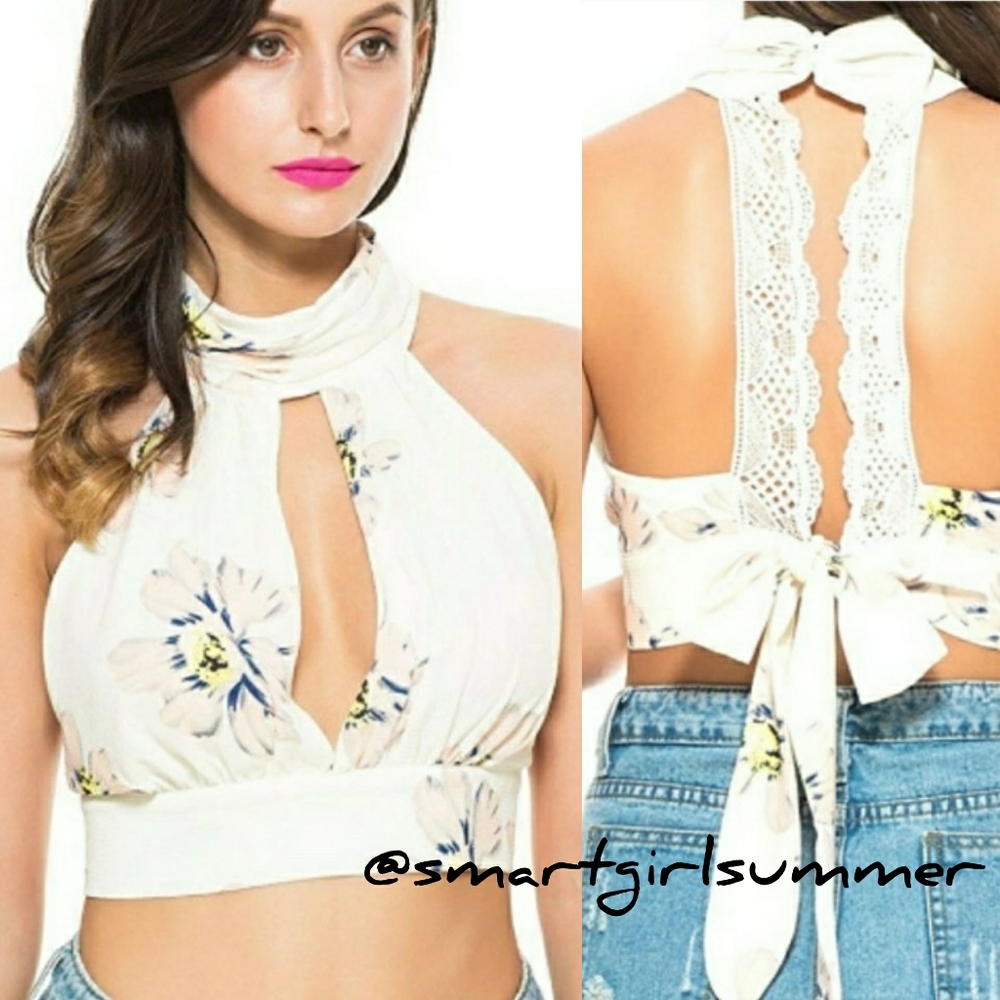 🆕⭐Ivory floral lacy halter tie back top⭐